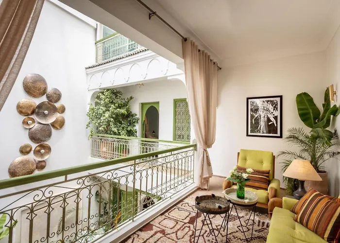 Riad Dar Adal exclusivité 2 à 6 personnes petit déjeuner compris place jemaa El fna Marrakesh